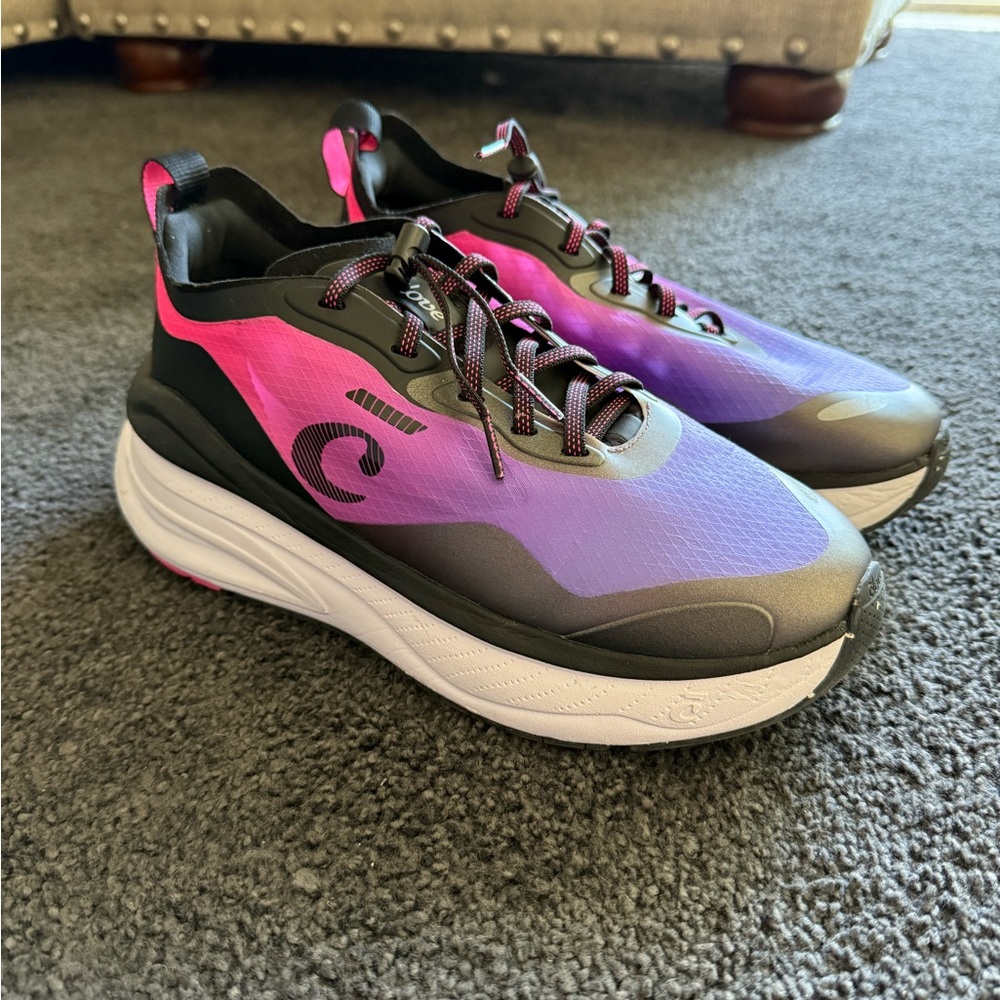Women's Clove Alto Size 8.5